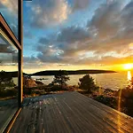 Modern With Panoramic Views Of Vestfjorden * Tranøya