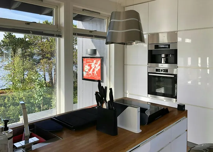 Modern With Panoramic Views Of Vestfjorden Tranøya