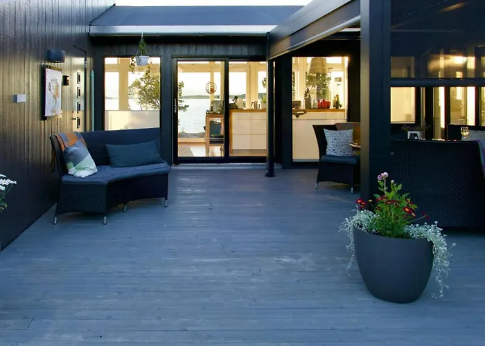 Modern With Panoramic Views Of Vestfjorden *