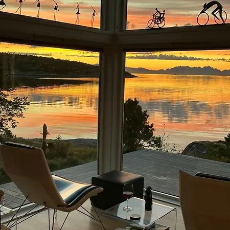 Semesterbostad Modern With Panoramic Views Of Vestfjorden Tranøya
