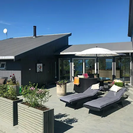 Modern With Panoramic Views Of Vestfjorden Tranøya